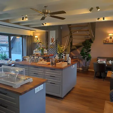 בית הארחה Hofgarten Rosa 3*