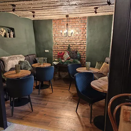 Hofgarten Rosa بيت ضيافة 3*