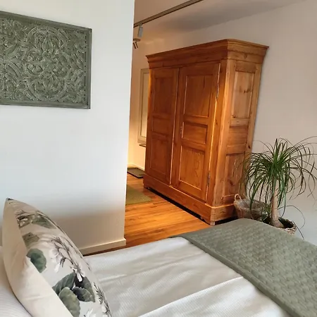 Hofgarten Rosa בית הארחה 3*