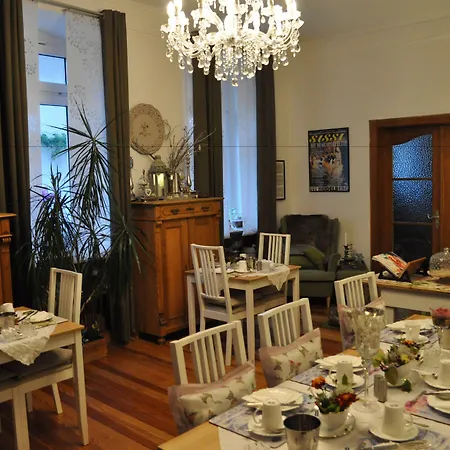 Hofgarten Rosa בית הארחה Ilbesheim bei Landau in der Pfalz