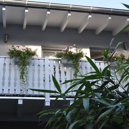 Πανσιόν Hofgarten Rosa