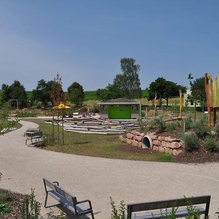 Hofgarten Rosa בית הארחה 3*