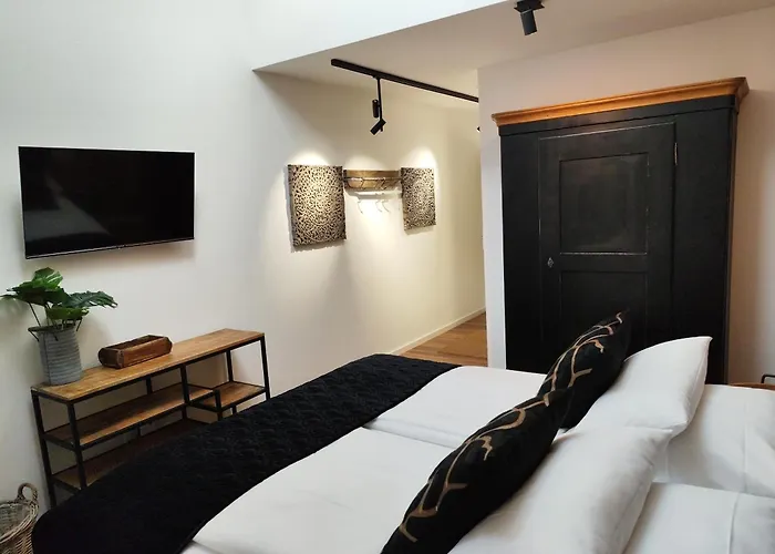 Hofgarten Rosa Gasthof 3*